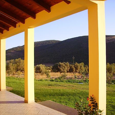 Agriturismo La Grotta Del Tesoro Santadi Bagian luar foto